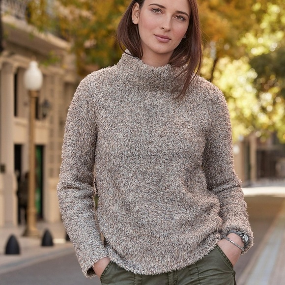 🆕🌿SUNDANCE FUZZY PULLOVER🌿